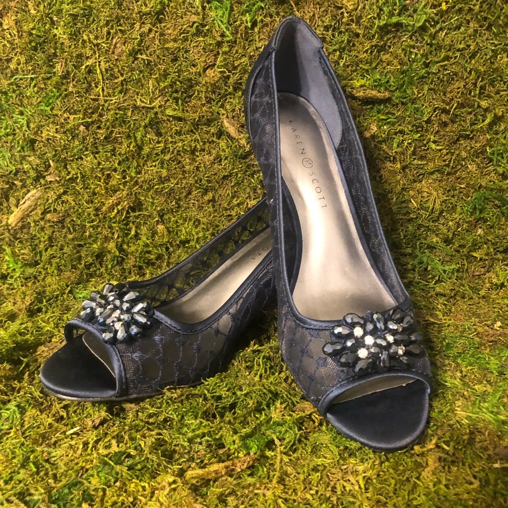 Karen Scott Blue Pumps
